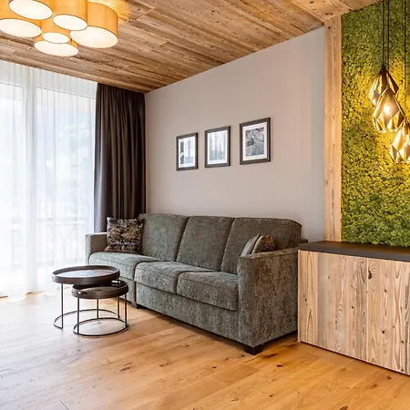 Apartment Modern Holiday With 2 Bedrooms In *
